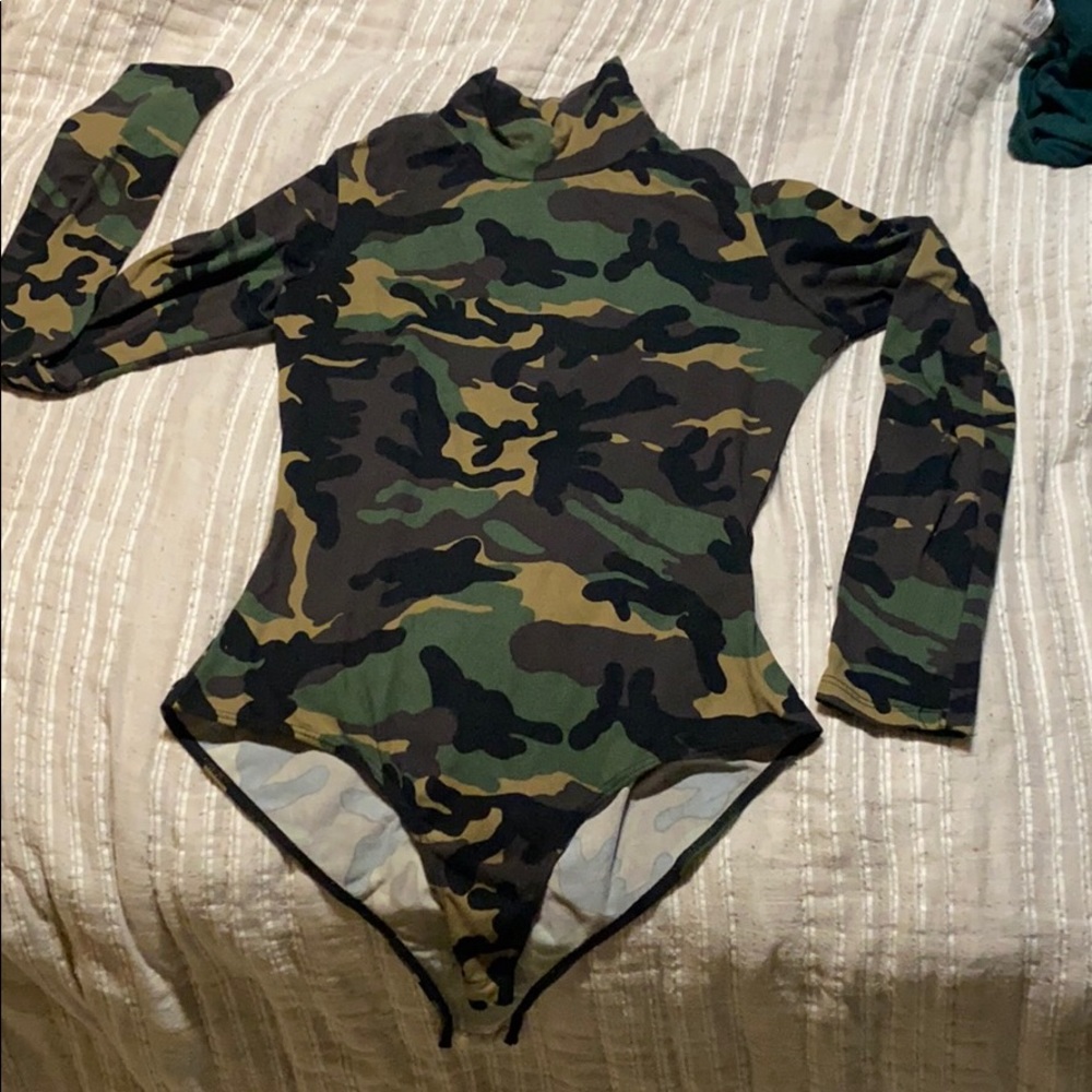 Suuuuuuper soft body suit with open back